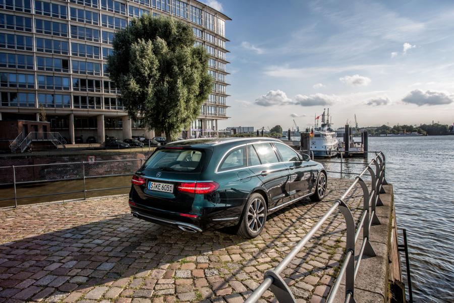 Mercedes-Benz E250 Exclusive Line Estate 2016 года  (фото 7 из 19)